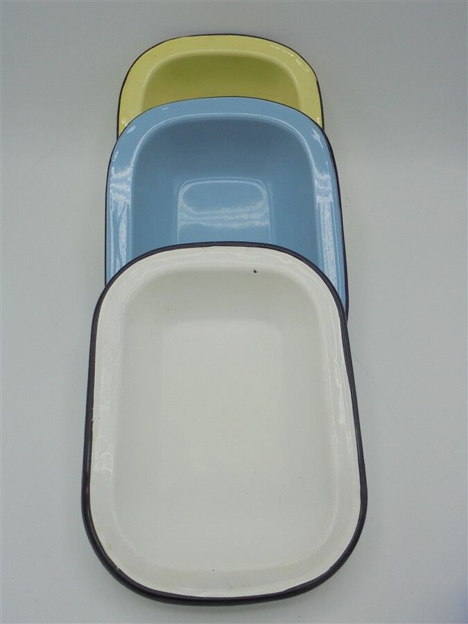 Trio of enamelled plate dishes