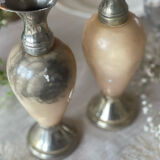 2 alabaster soliflores