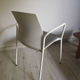 6 Akaba Kabi ergonomic chairs designed by Jorge Pensi (stackable)