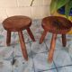Paire de tabourets tripode en bois vintage