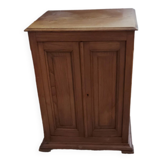 Small 2-door wardrobe