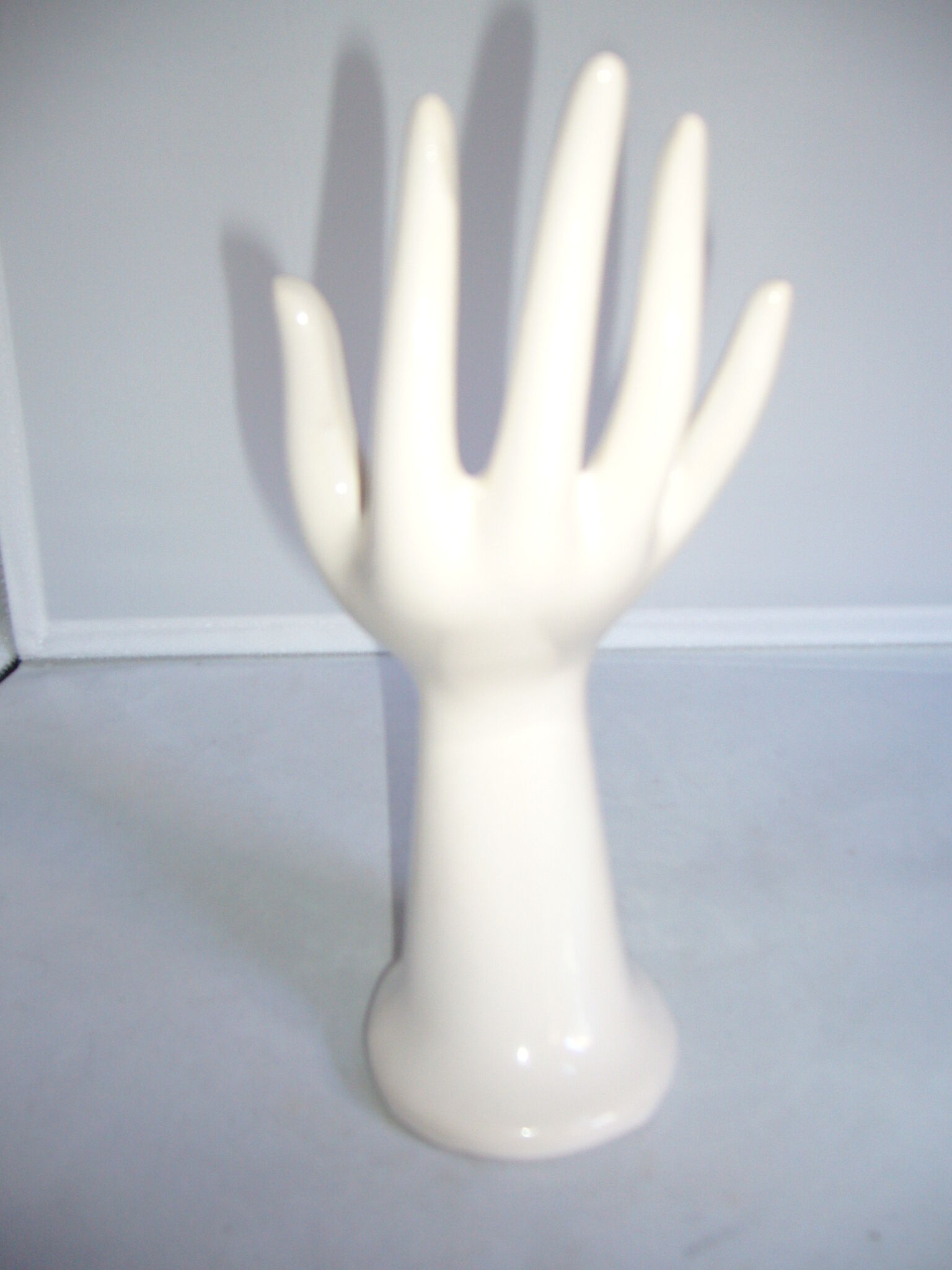 hand babble white porcelain vase