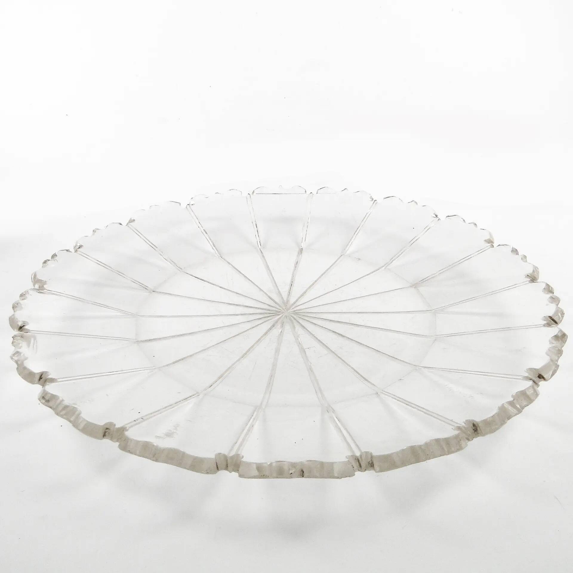 Porte-gâteau Biedermeier, cristal transparent, République tchèque, 19e siècle