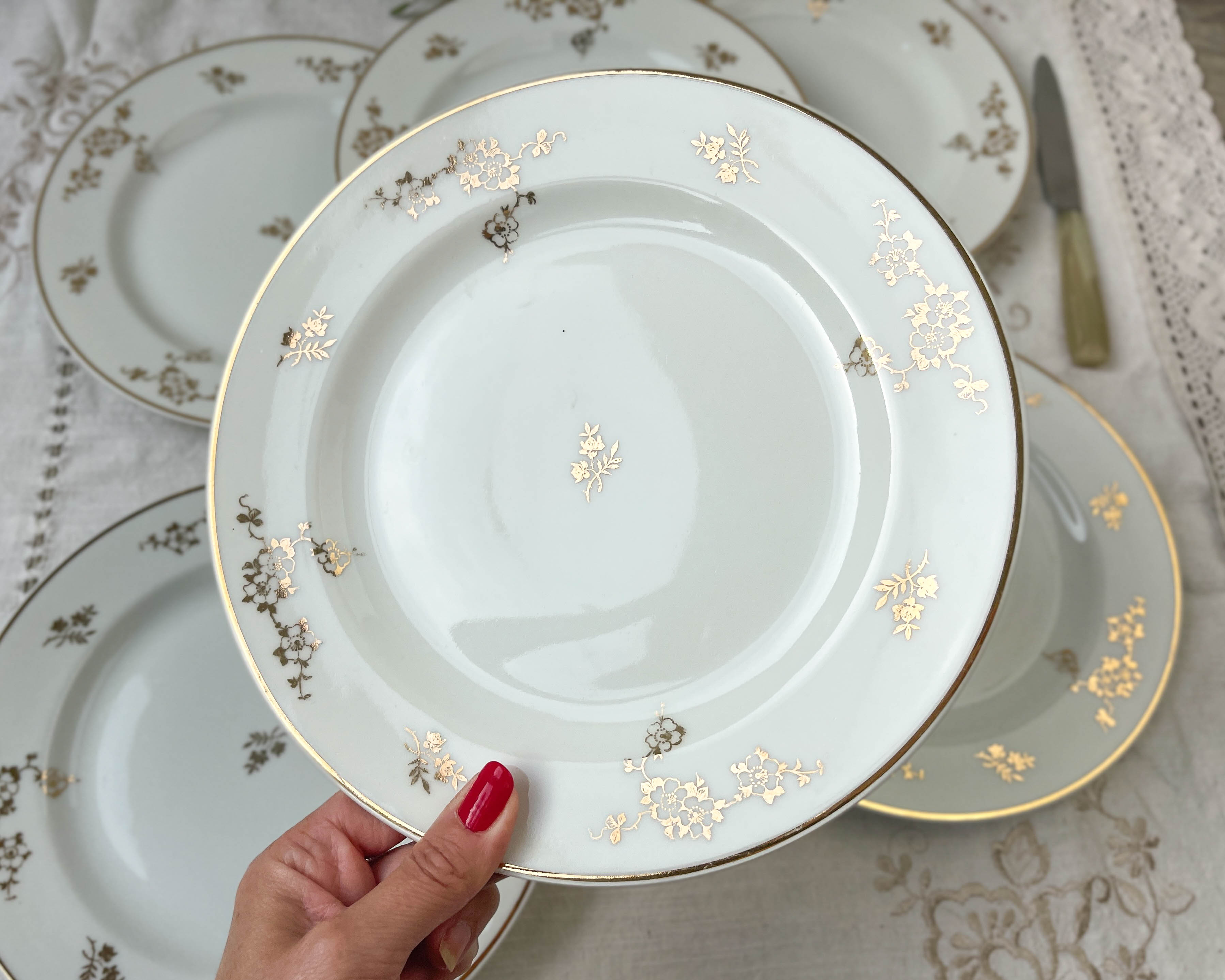 6 assiettes porcelaine Limoges blanche dorée