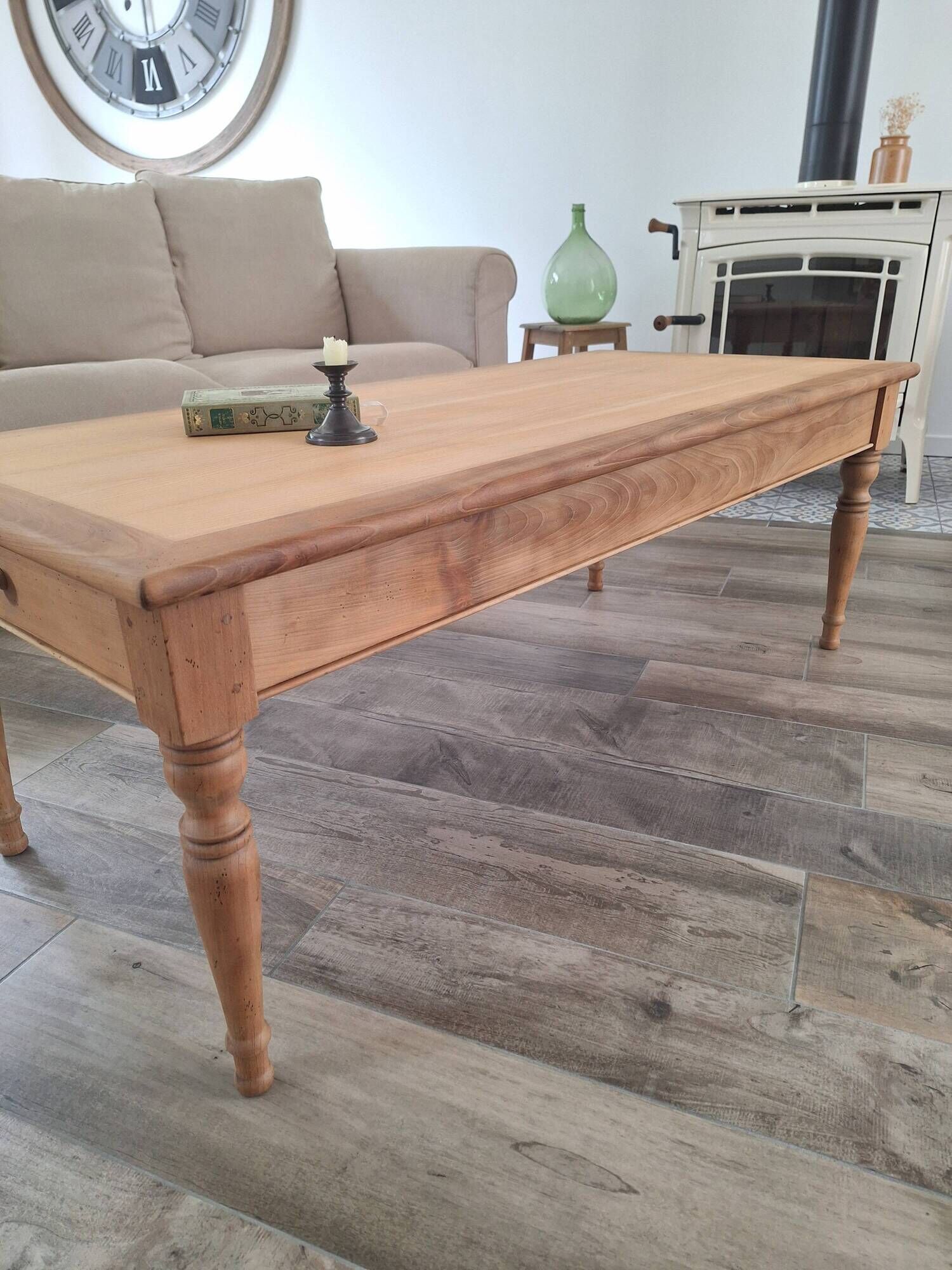 Farmhouse coffee table country style