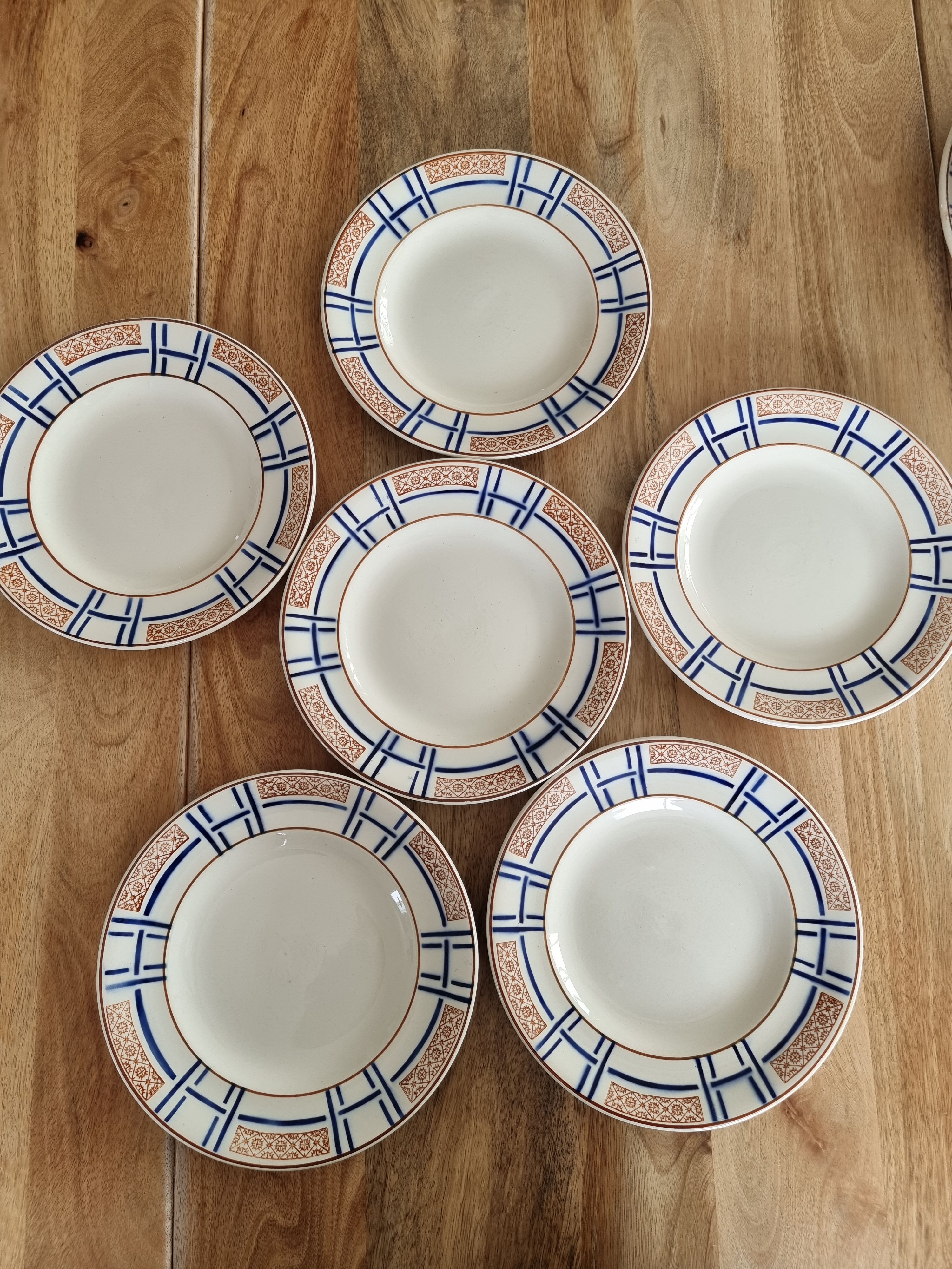 Set of 6 vintage longwy plates