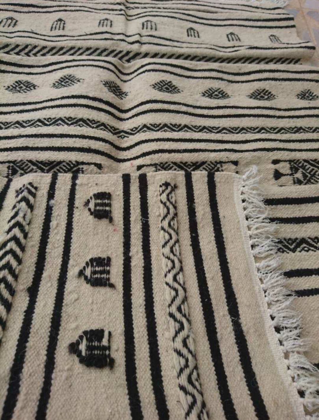 White and black berber kilim 100x150cm