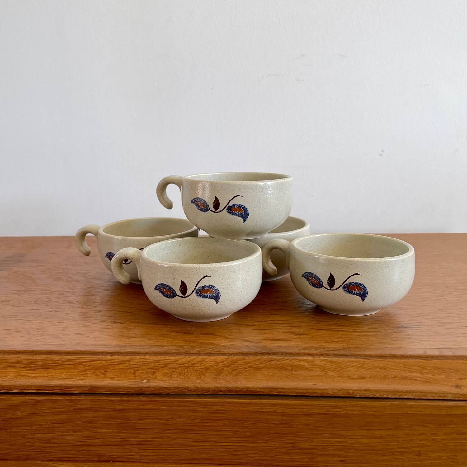 Lot de 5 tasses St Amand Sologne