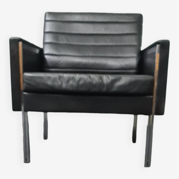 Vintage black leather arm chair by Stoll Geroflex