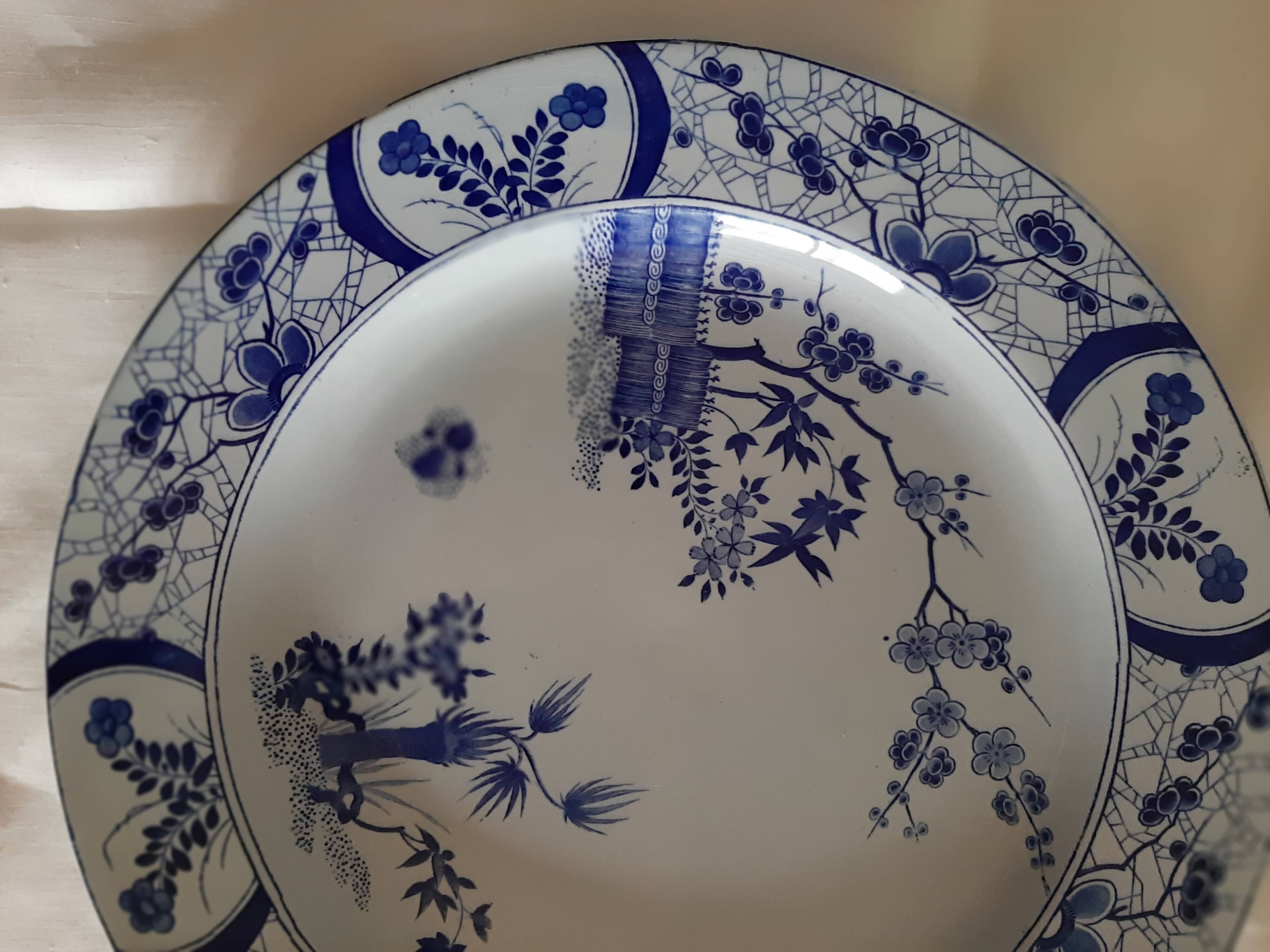2 plats 37 cm Japon faïence de Creil et Montereau