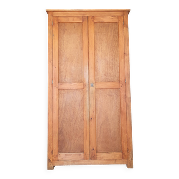 Armoire parisienne