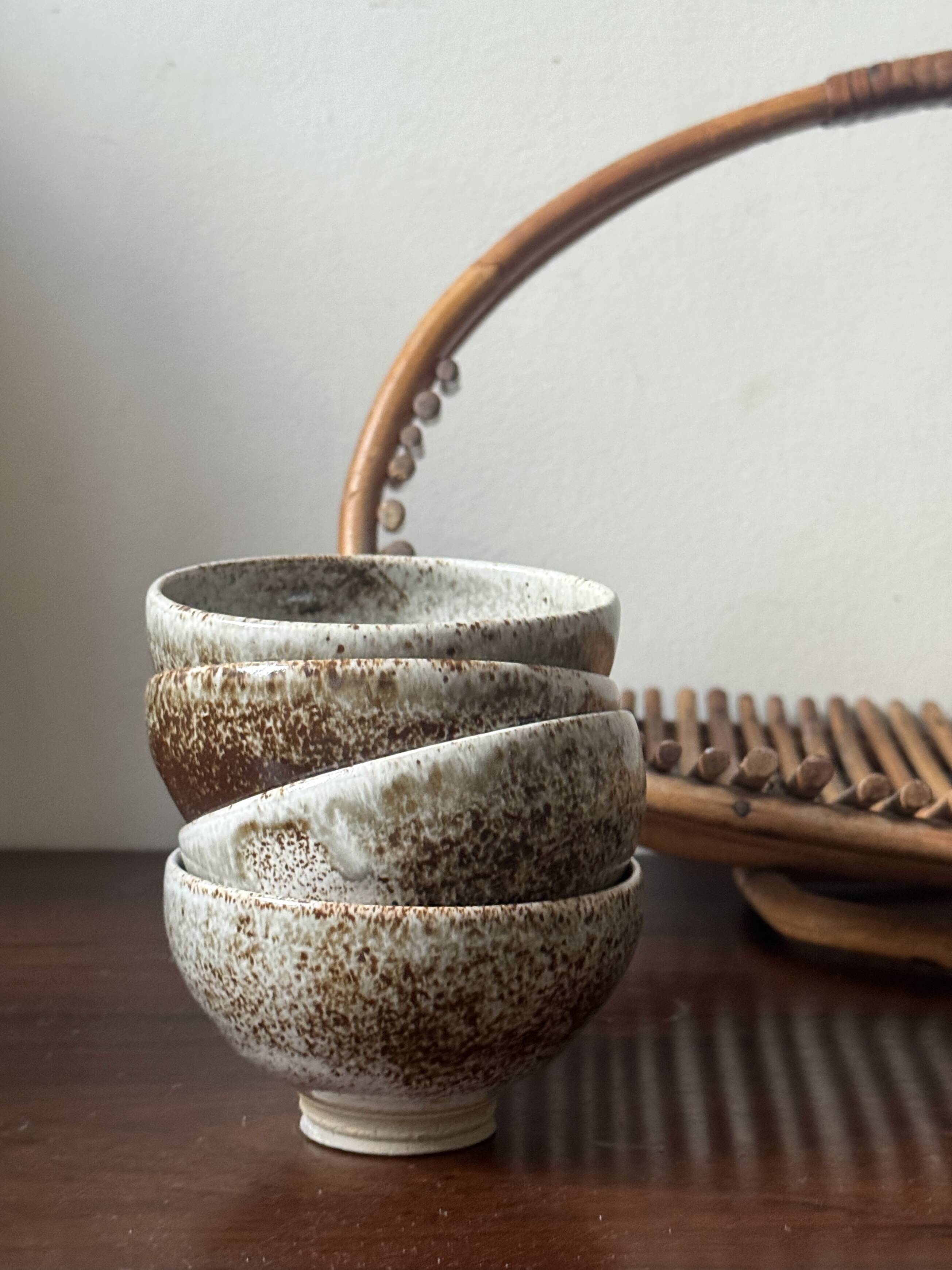 Set of 4 hand-turned glazed ceramic bowls