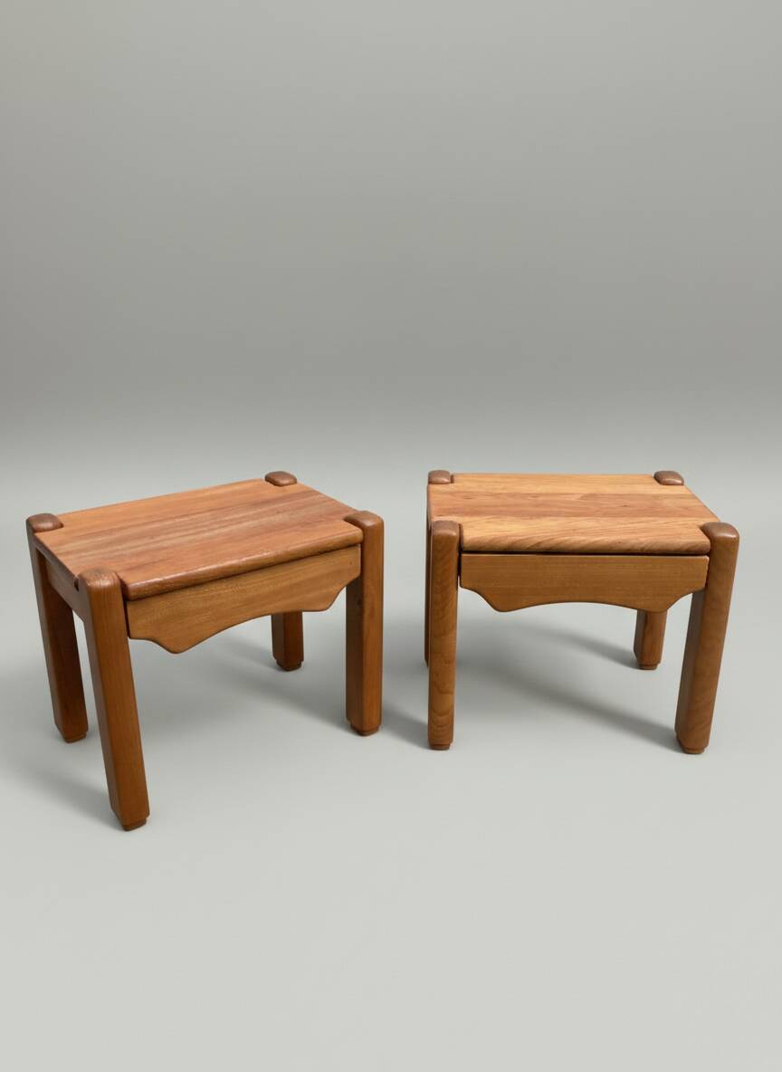 Paire de chevets en orme massif – style Regain / Chapo, années 70