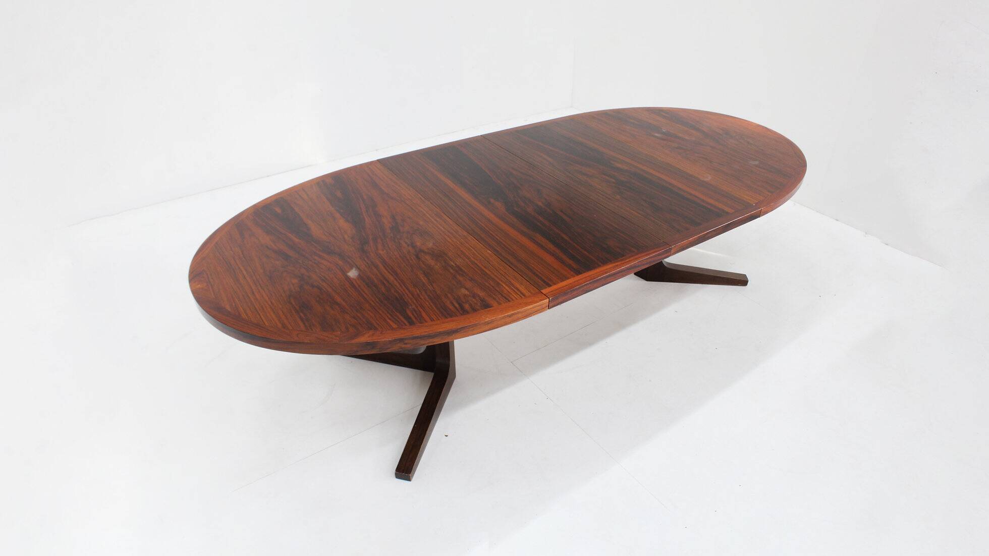 Vintage Danish oval extendable dining table palissander by Dyrlund