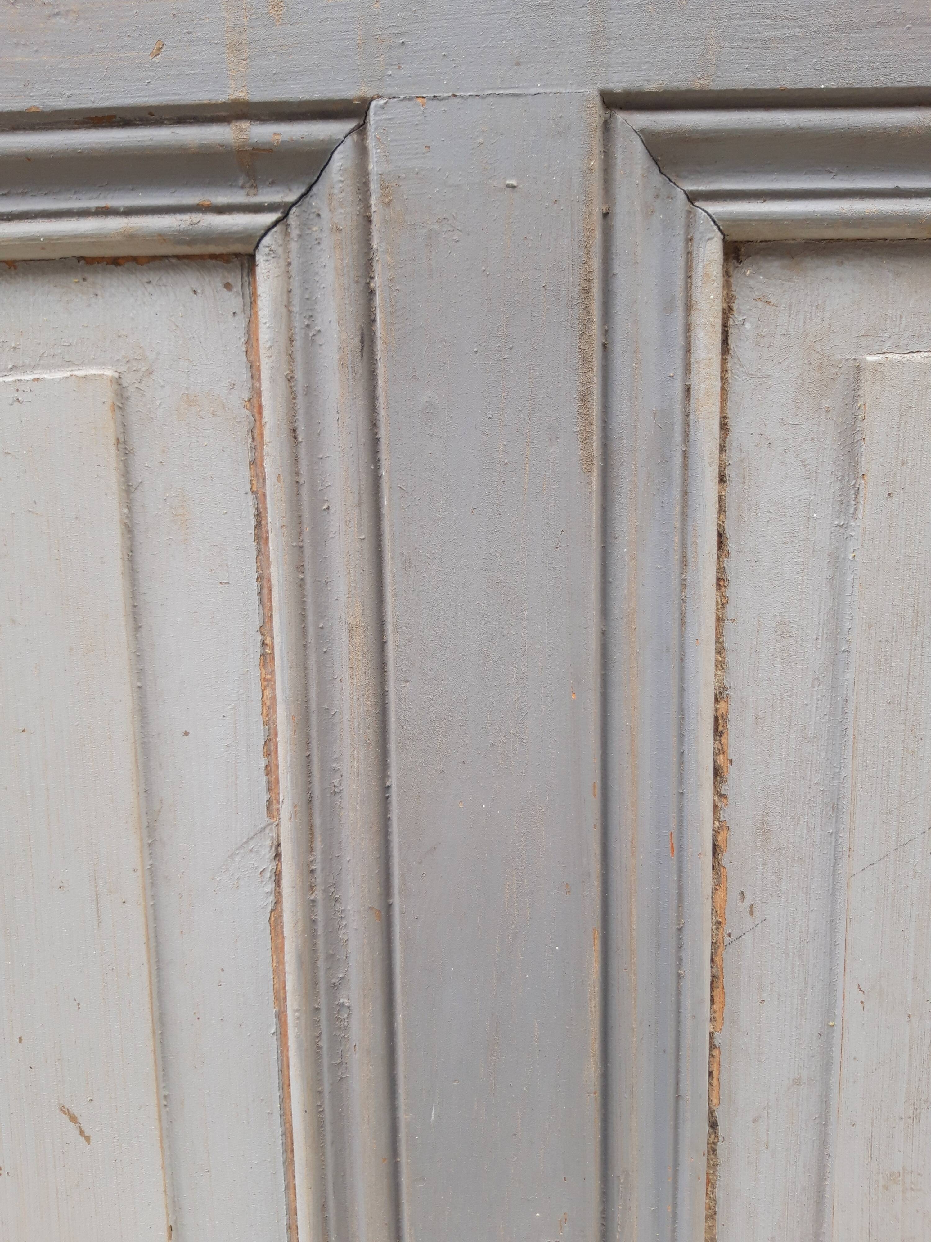 Ancienne porte de communication moulurée