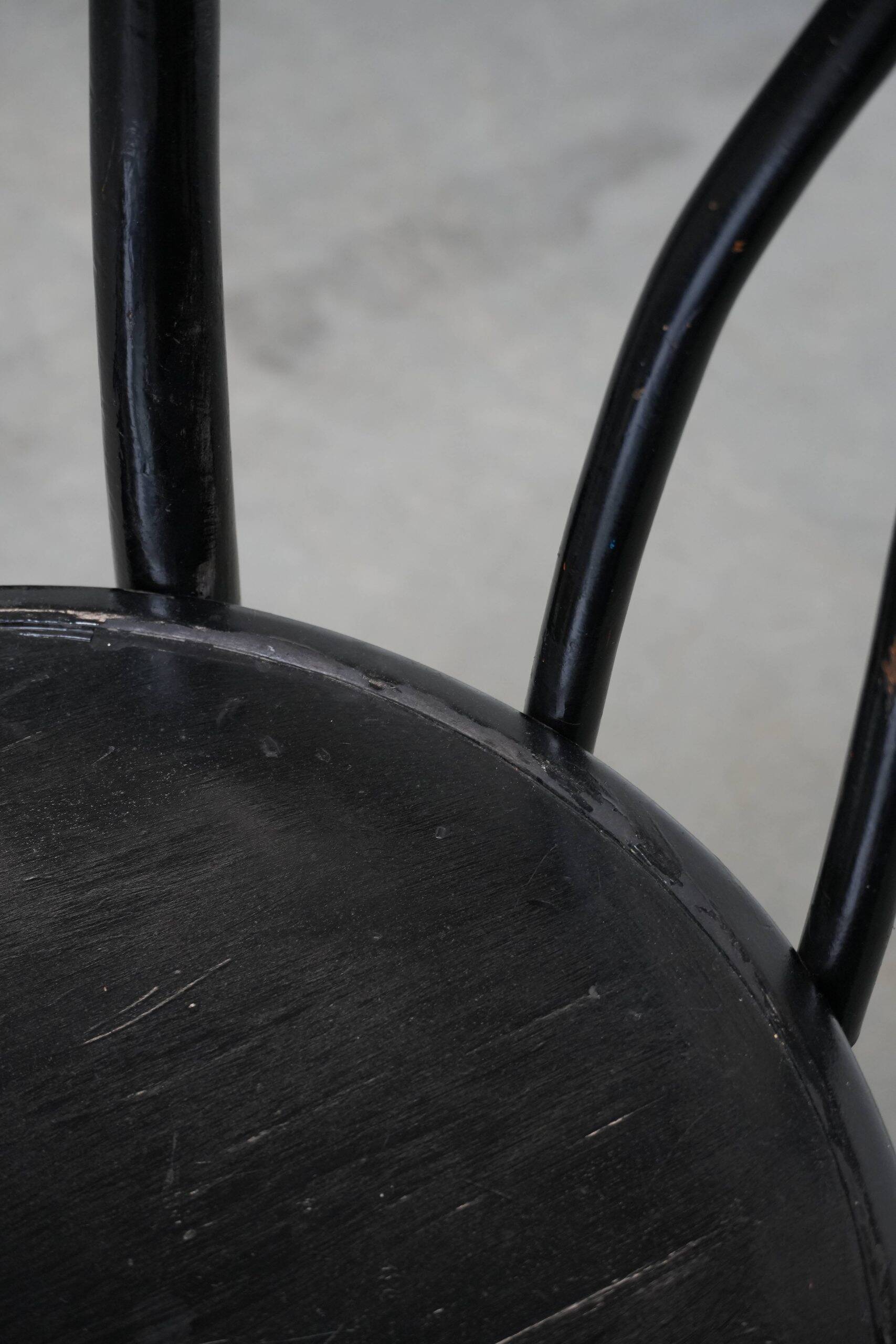 Set of 6 black vintage  bistro chairs with elegant design