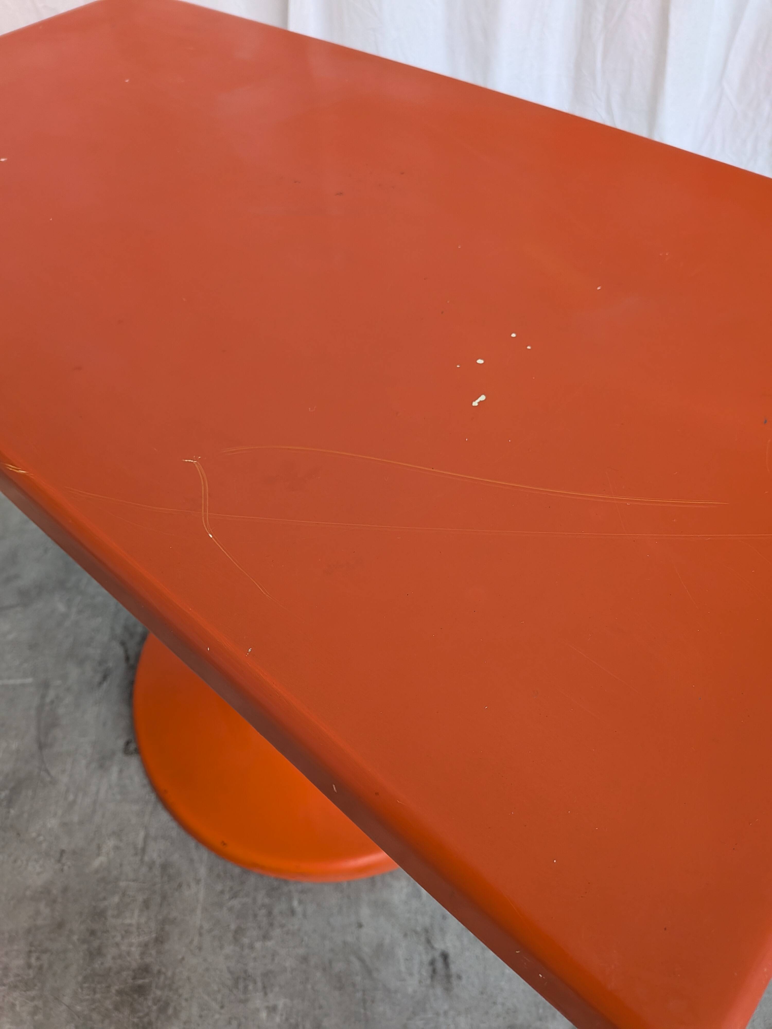 Table vintage orange par Finžgar & Zorman pour Meblo Yougoslavie