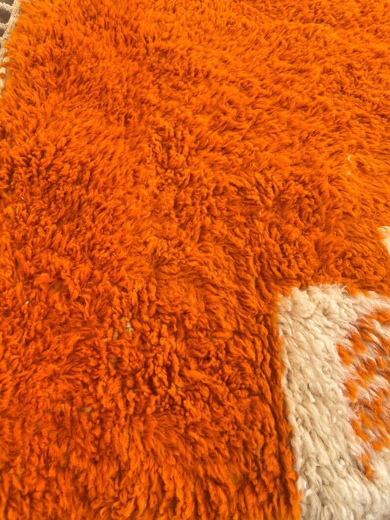 Handmade pure wool rug, size 150x250 cm.