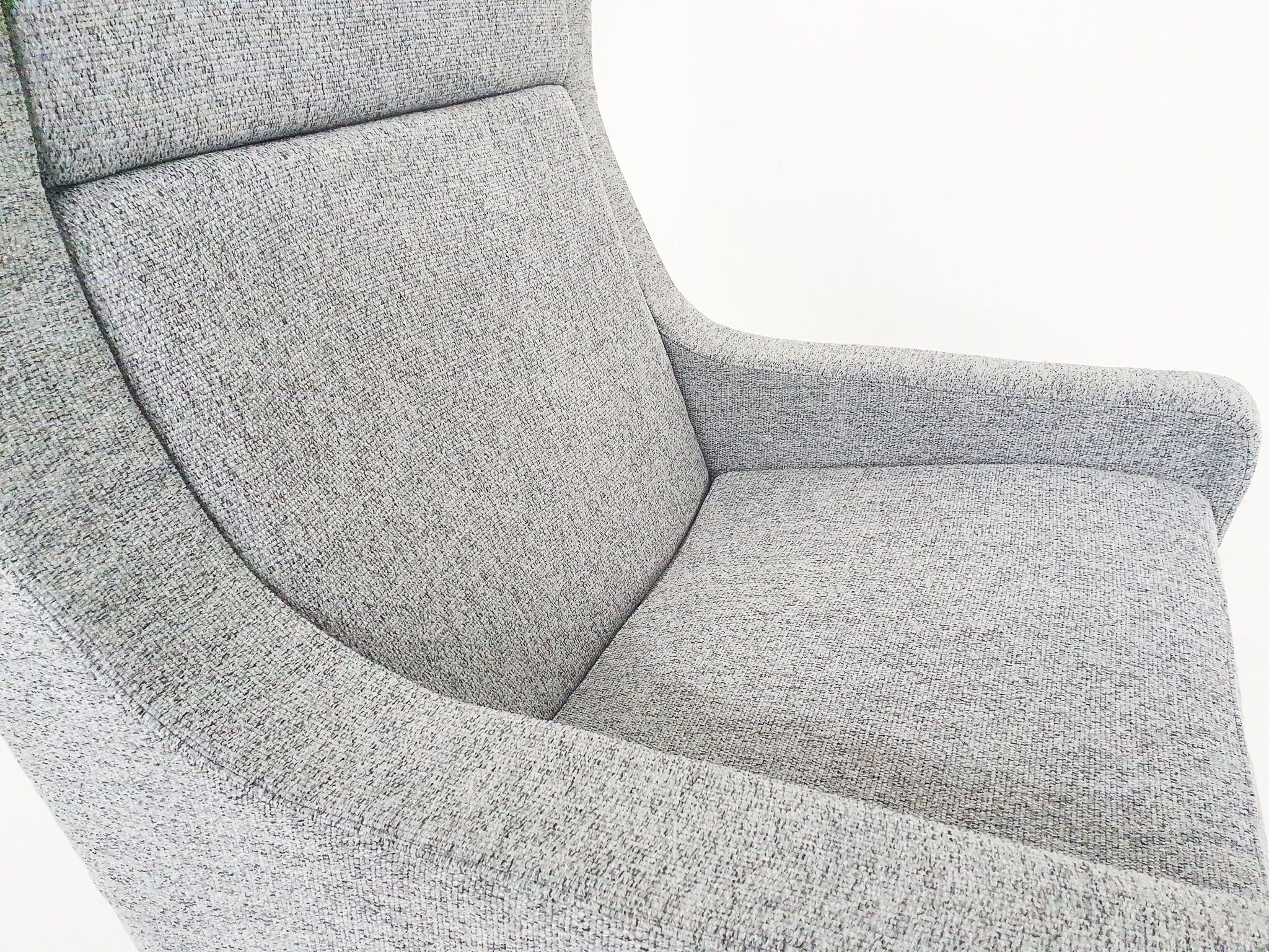 Set of two Dutch design lounge chairs with wenge feet