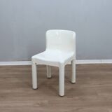 1970s Kartell Model 4875 chair by Carlo Bartoli white color, one piece