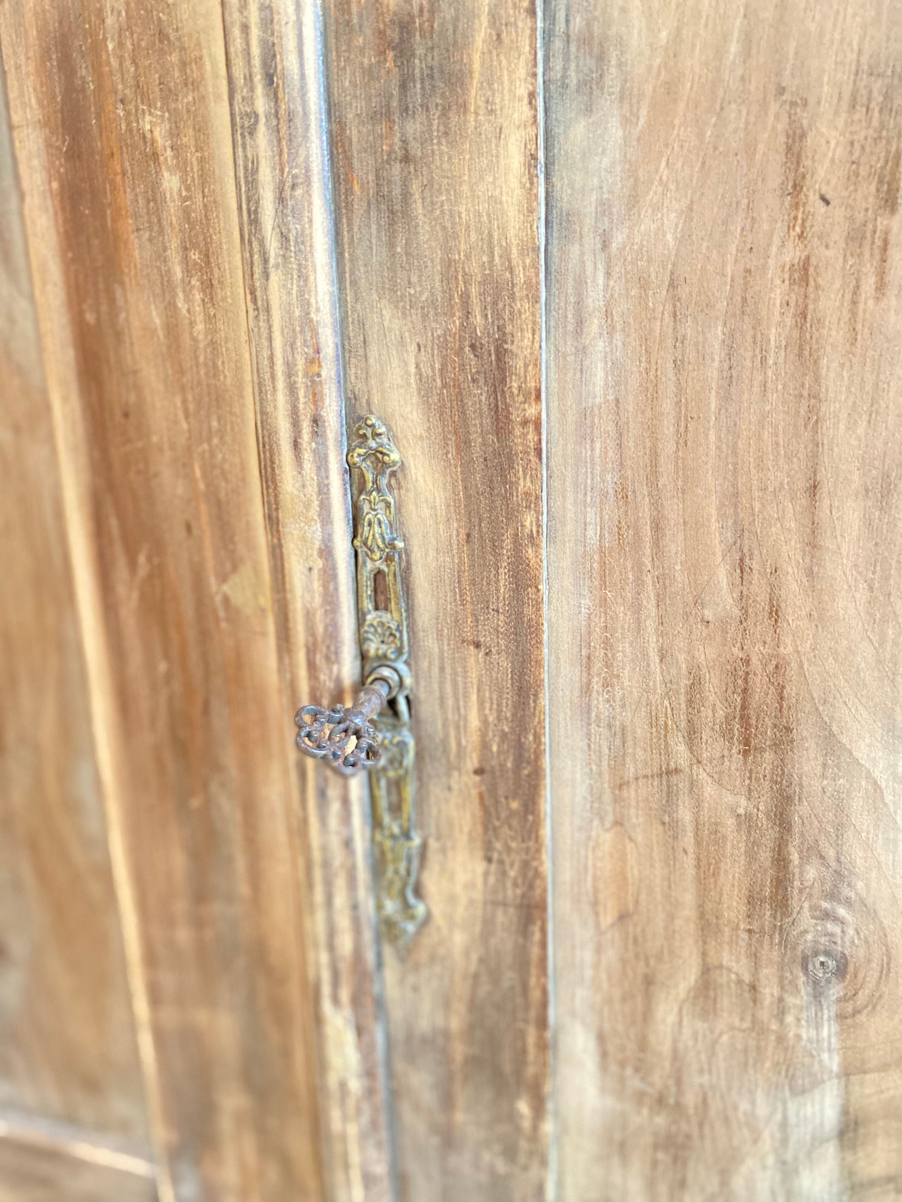 Parisian buffet in raw wood