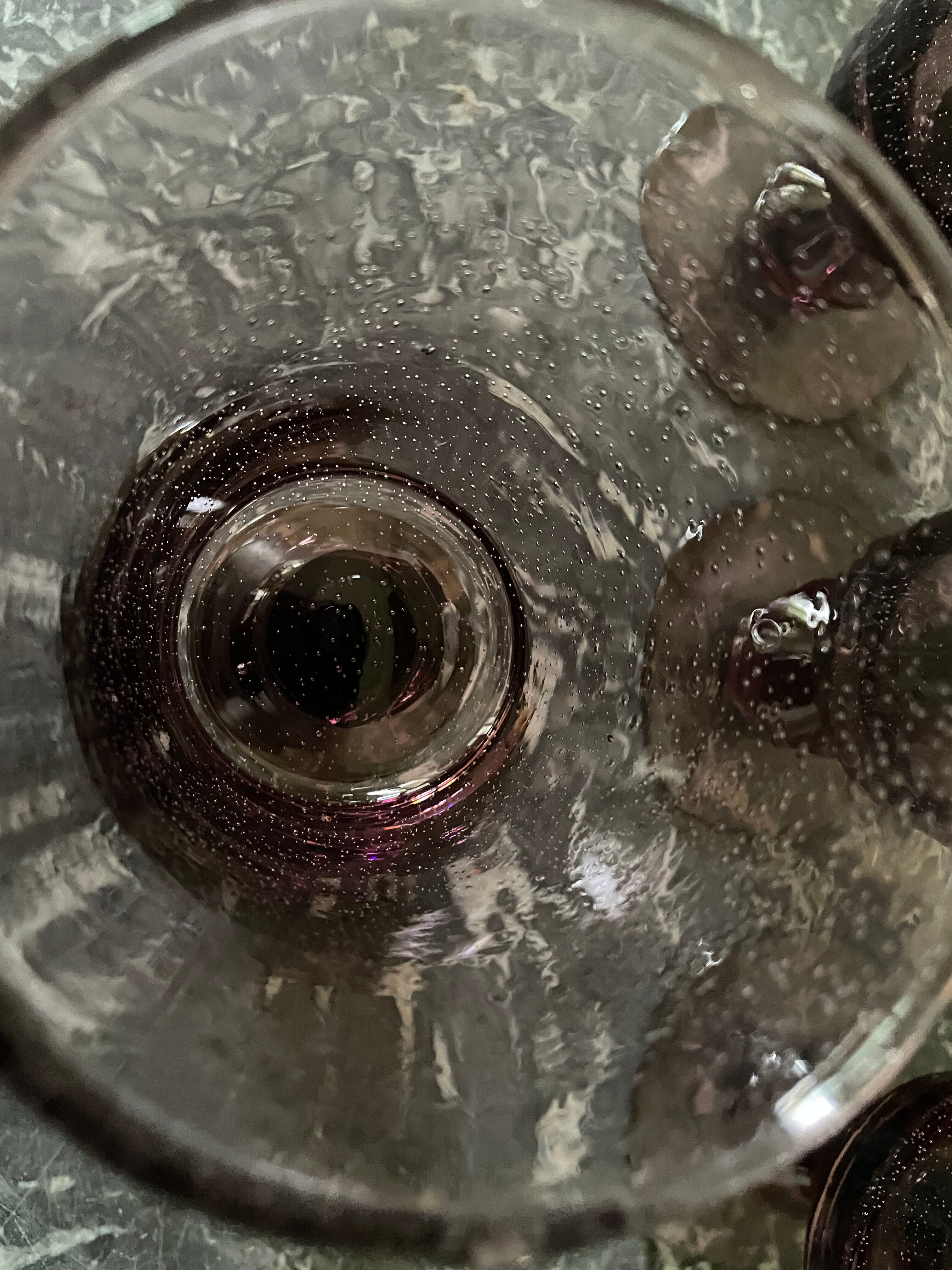 Verres à pied bullés