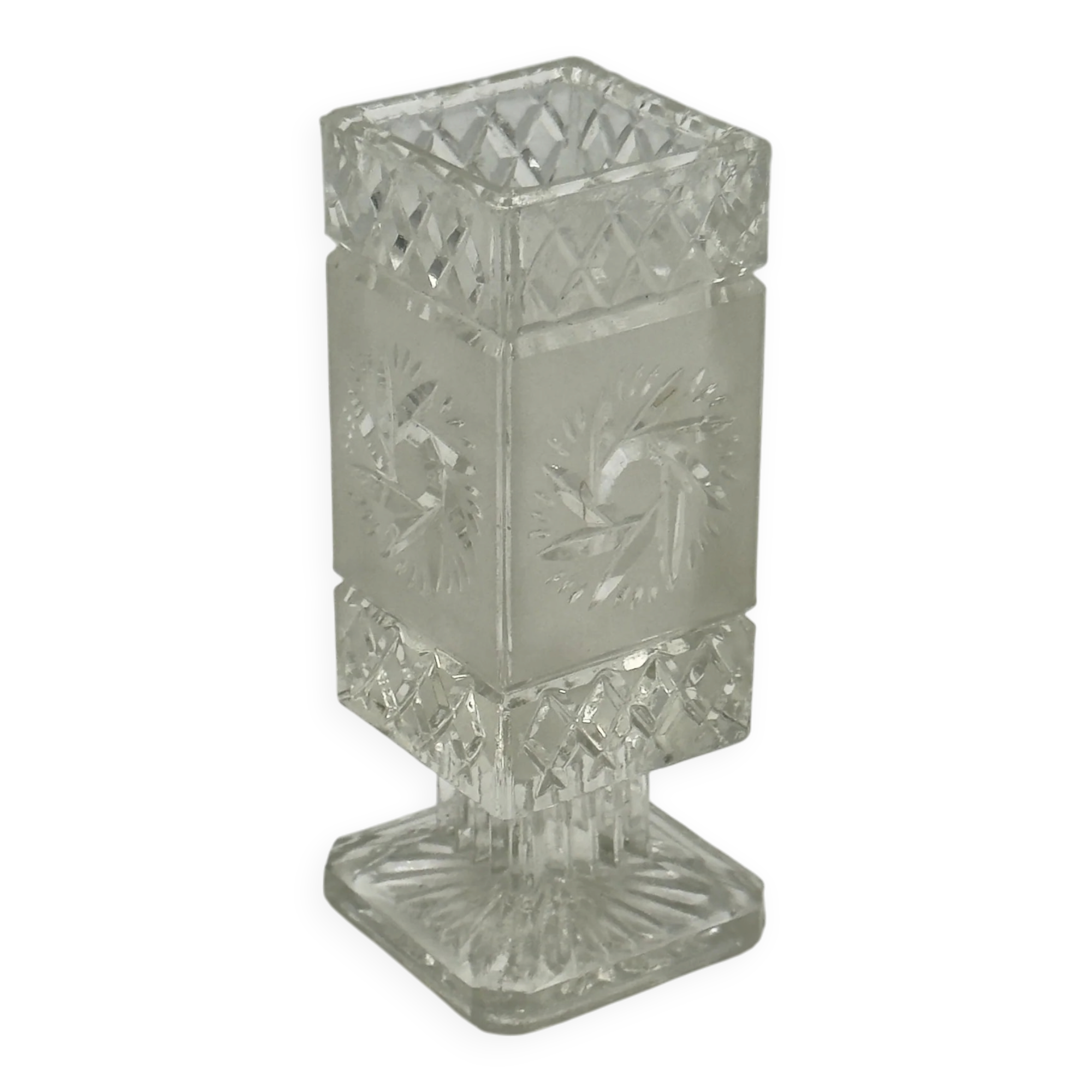 Vase vintage sur pied en verre taillé et dépoli