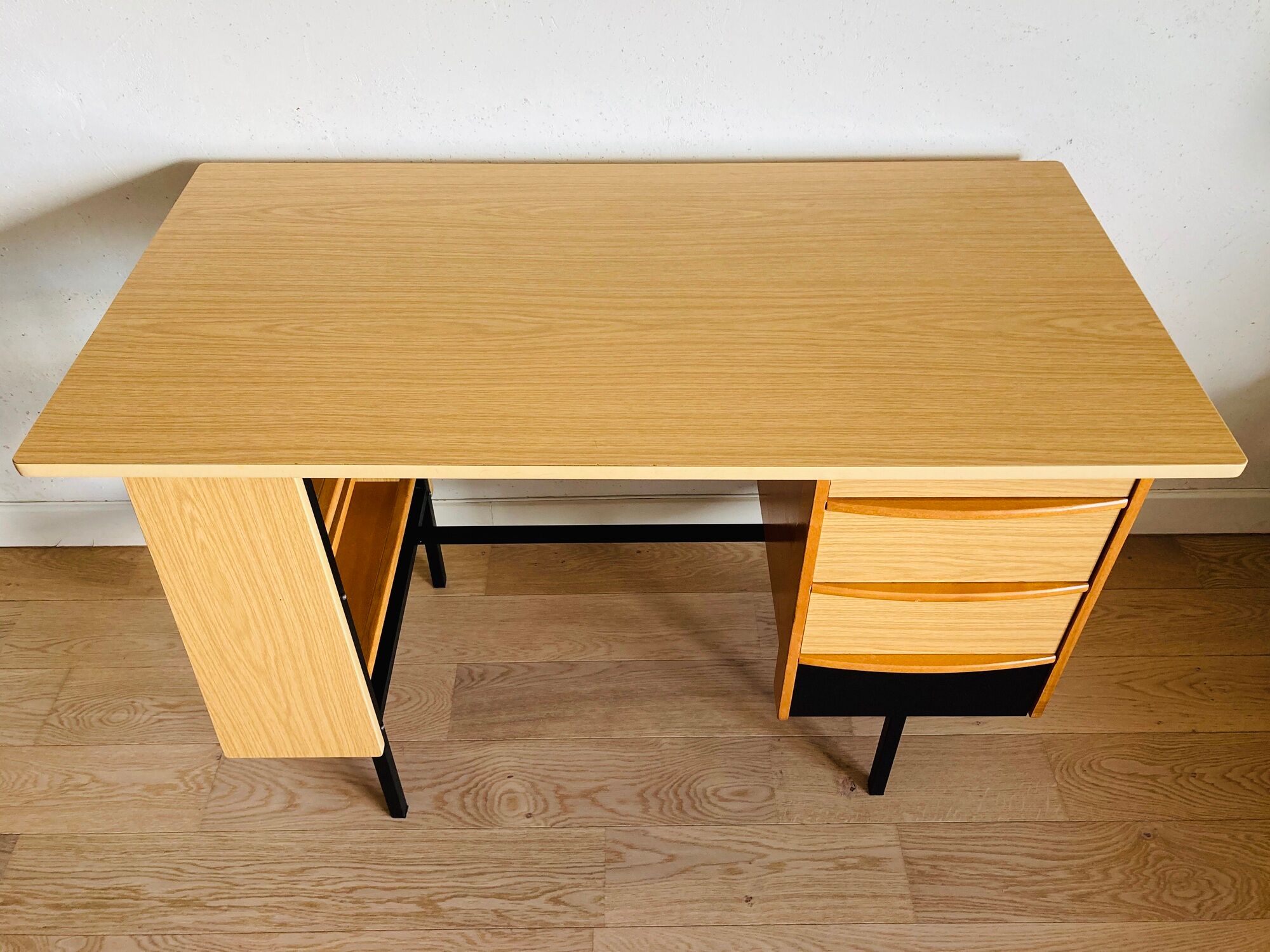 Bureau moderniste métal chêne et formica vintage années 60