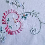 Tablecloth and 6 tea towels