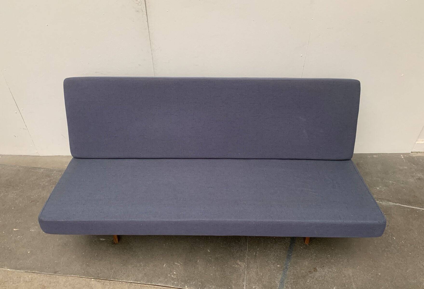 Mid-century minimalist teak canapé by Orla Mølgaard Nielsen for France & Søn / France & Daverkosen.