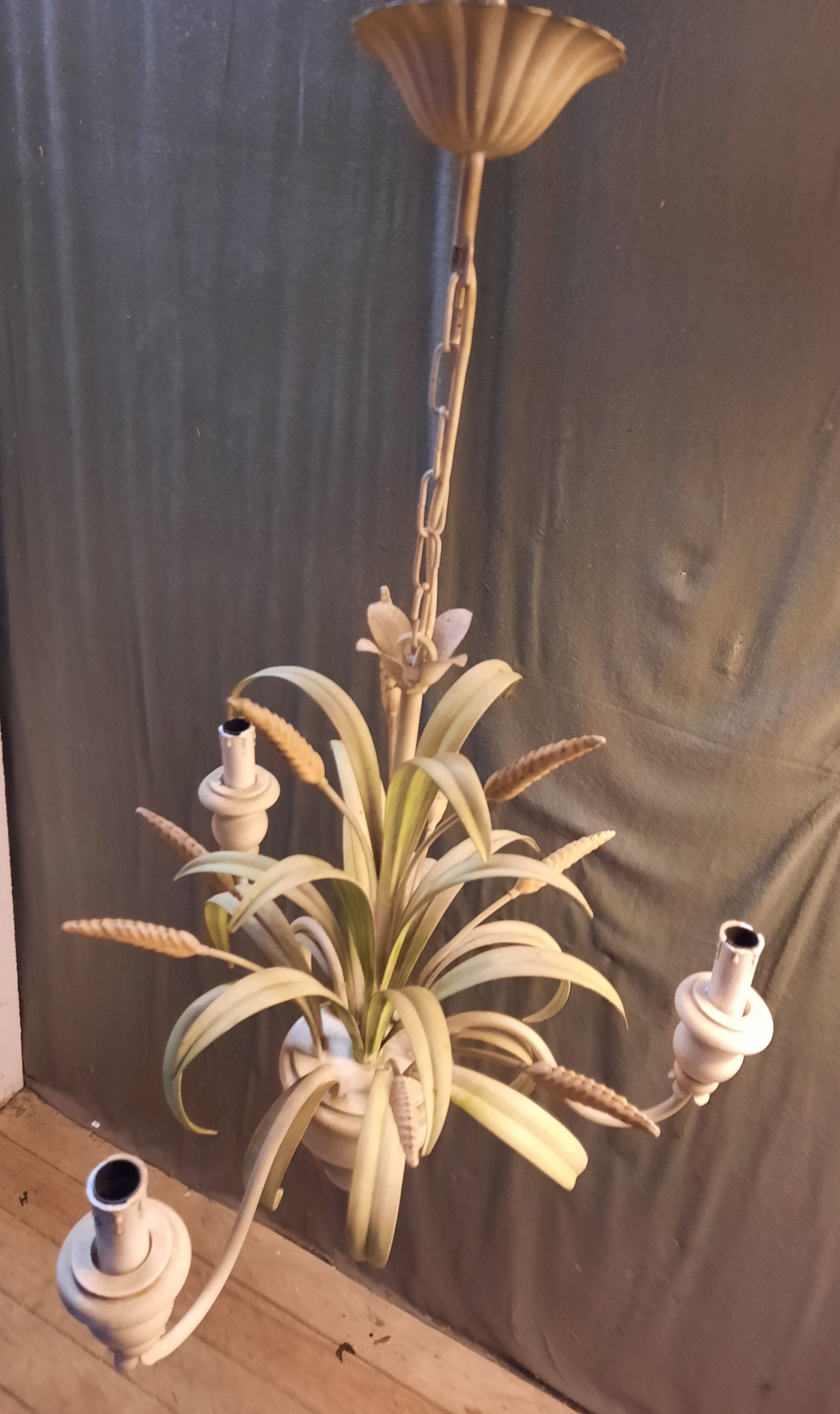 3-light metal vegetal pattern chandelier
