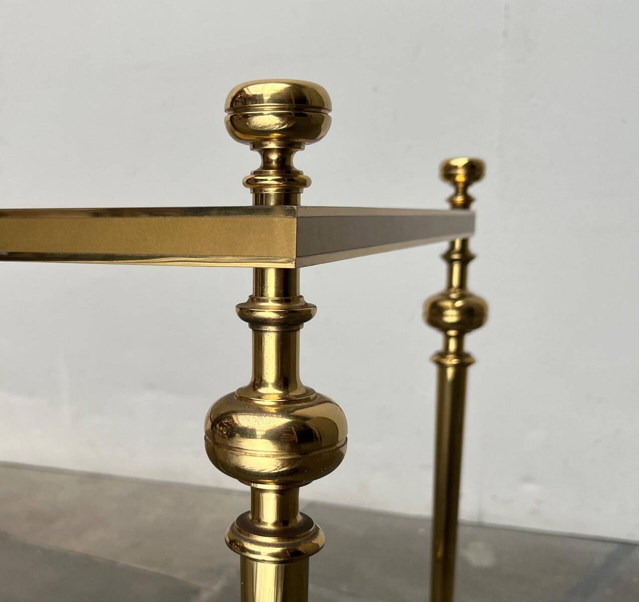 Mid-century Hollywood neoclassical brass and glass side or bedside tables attributed to Vereinigte Werkstätten, Germany, 1960s, set of 2.