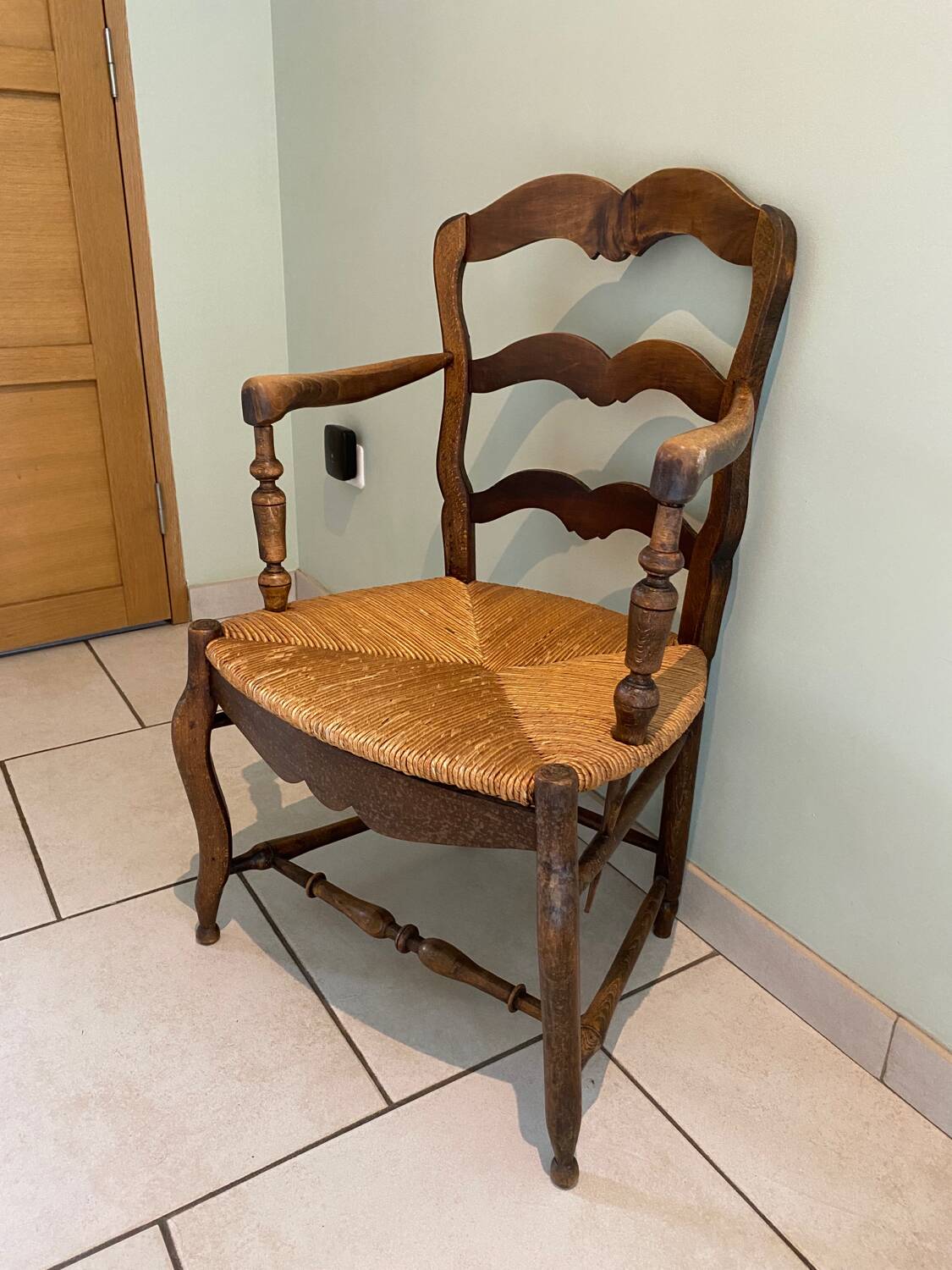 Straw country armchair