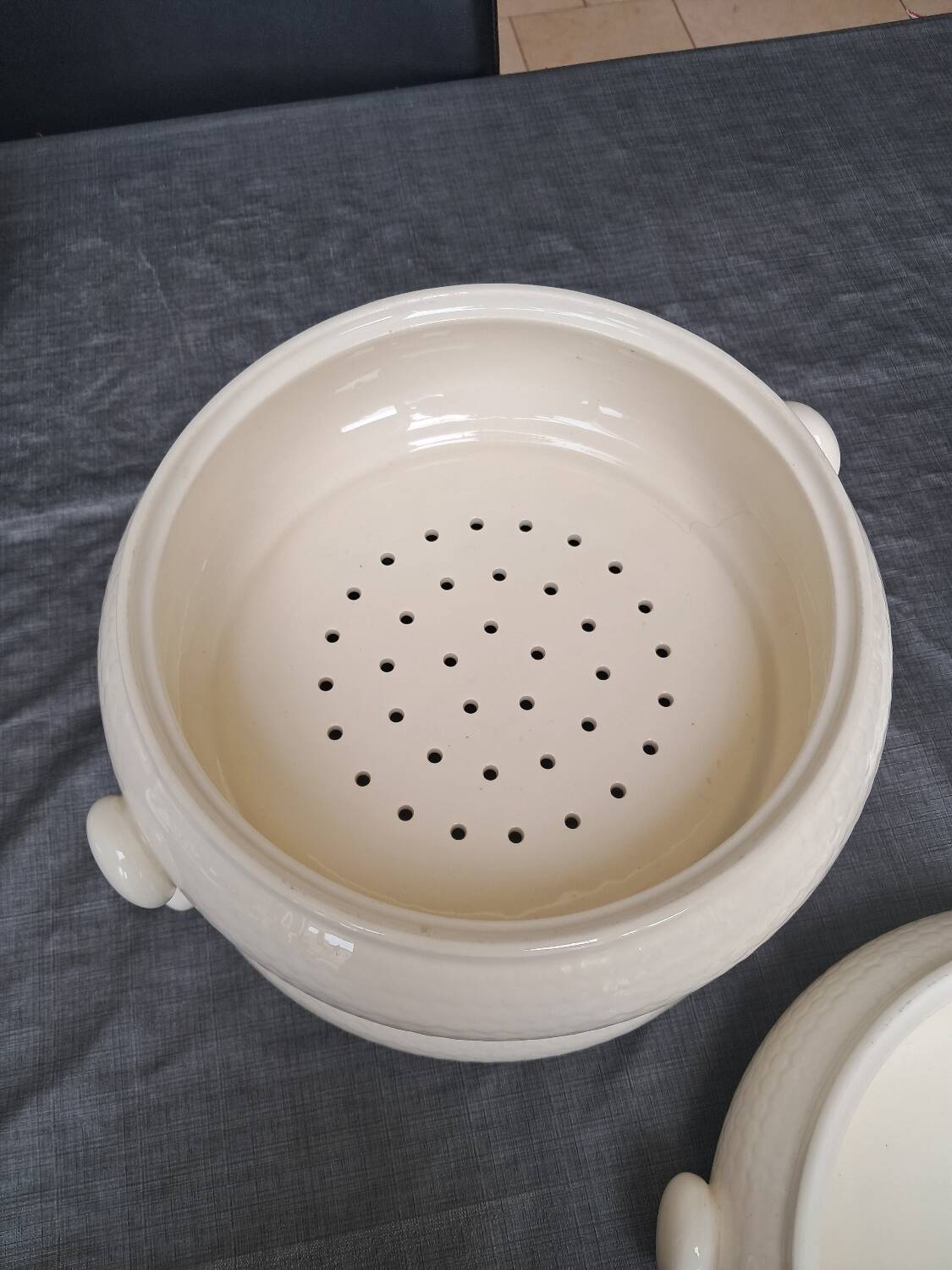 Large serving dish for couscous or other