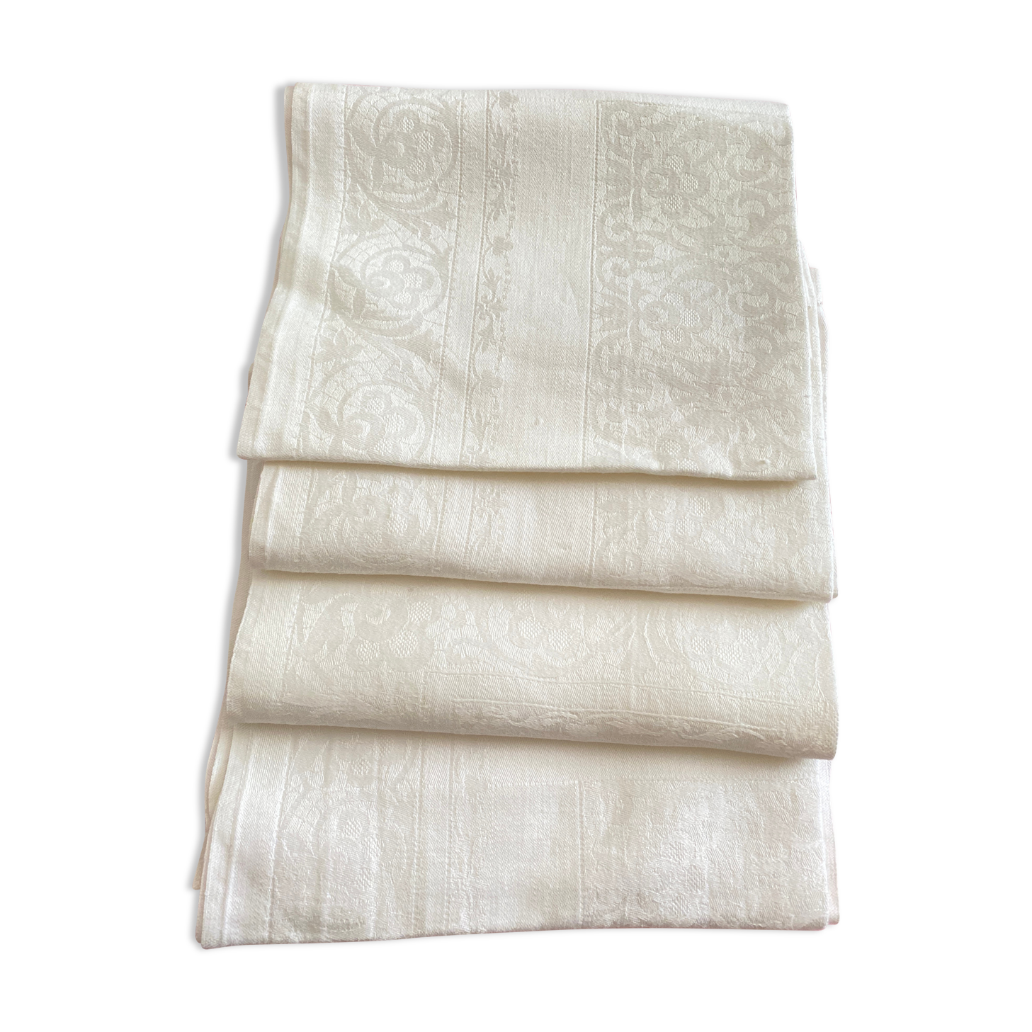 Set of silk damask towels