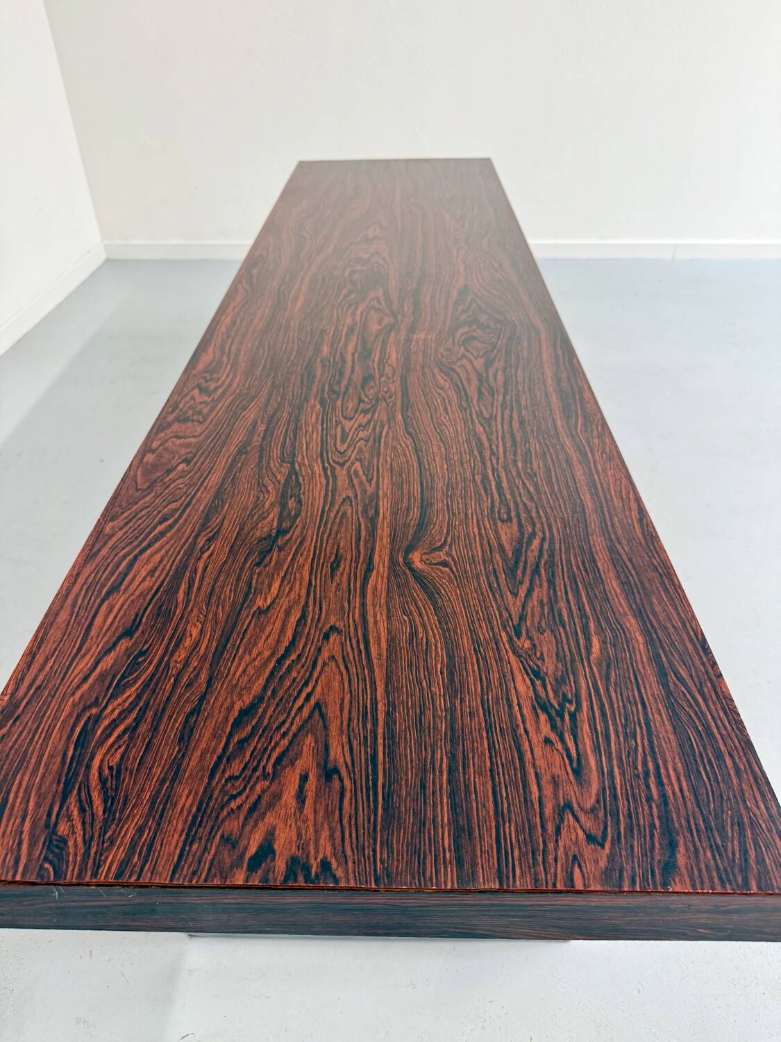 Antique and XXL Italian design coffee table from the 70s, rosewood veneer