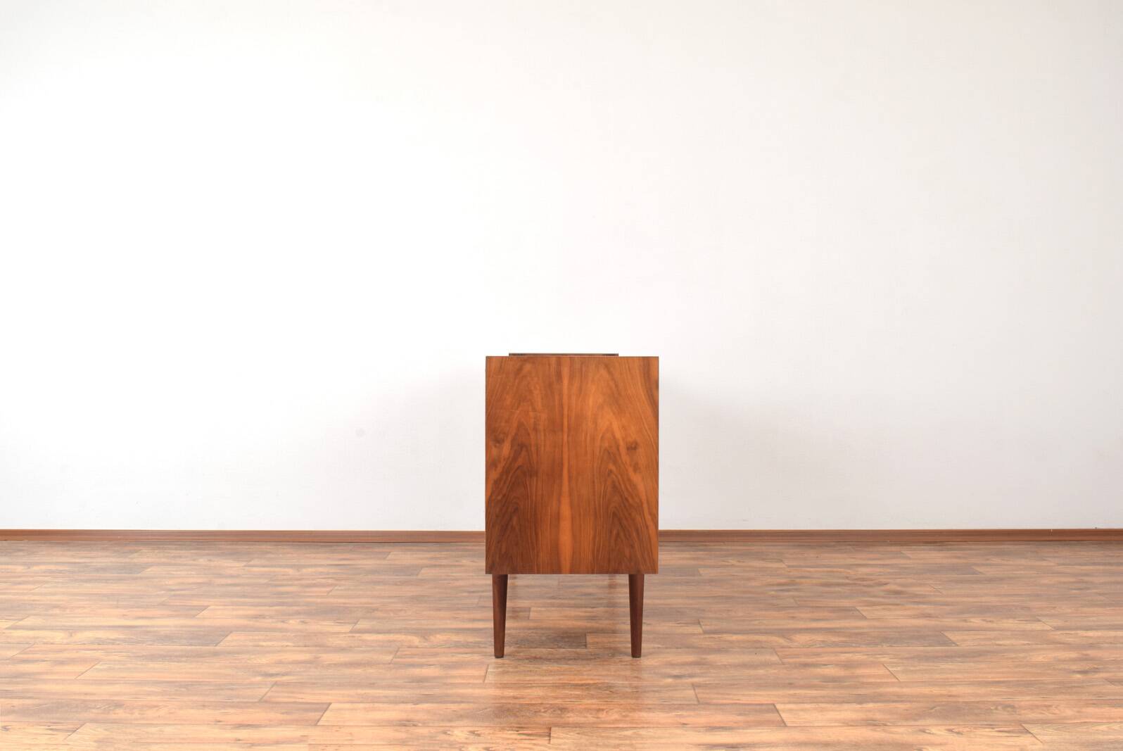 Mid-Century Polish Walnut Sideboard from Bytomskie Fabryki Mebli, 1960s.