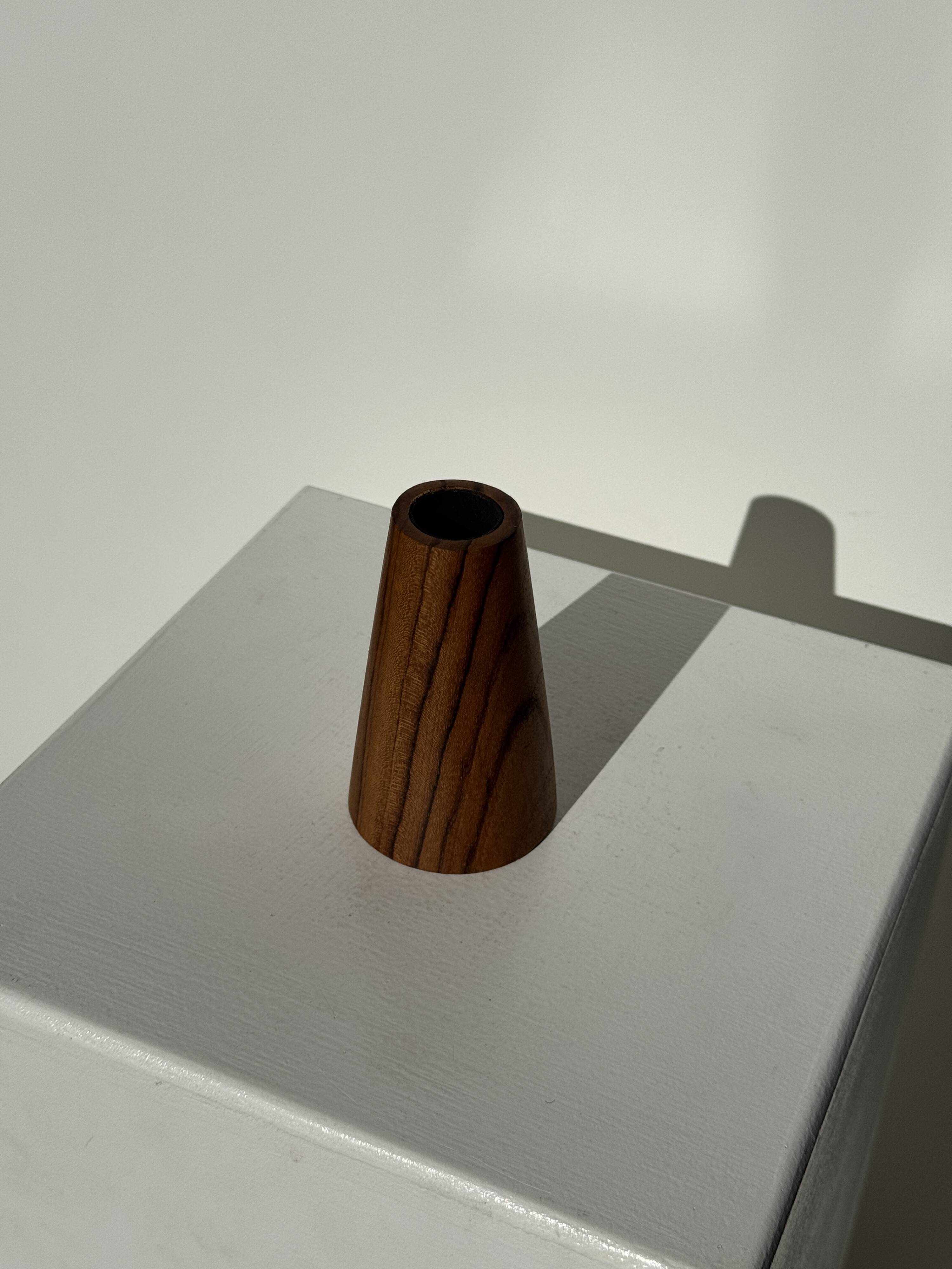 Conical circular candle holder in solid teak H10 D6
