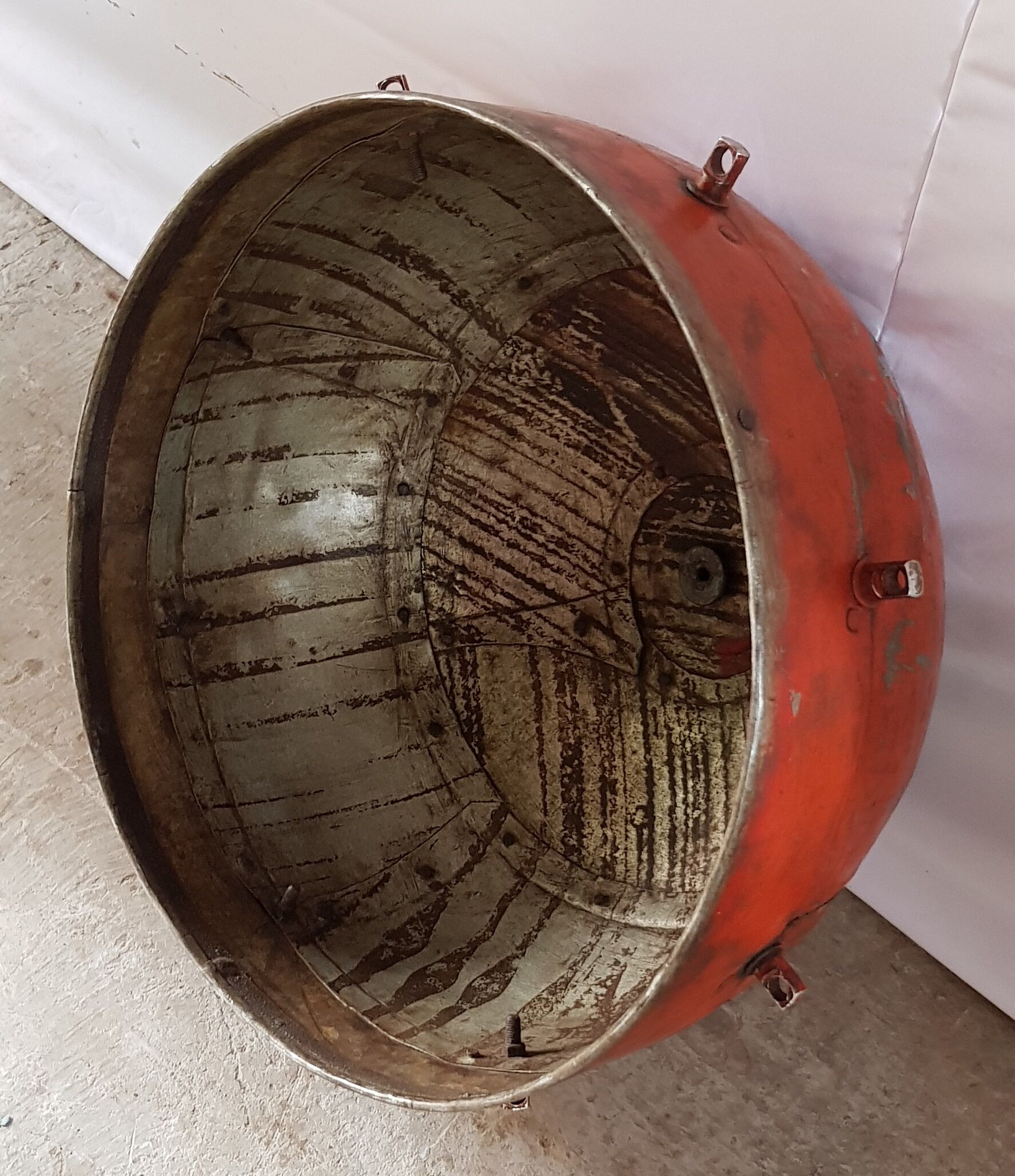 Old red ceiling light with 60 cm metal chain