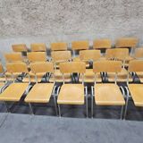 Lot 18 chaises bistrot empilable vintage 1970