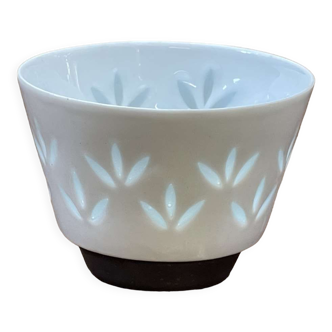 Friedl Holzer-Kjellberg's 1950s porcelain rice bowl for Arabia