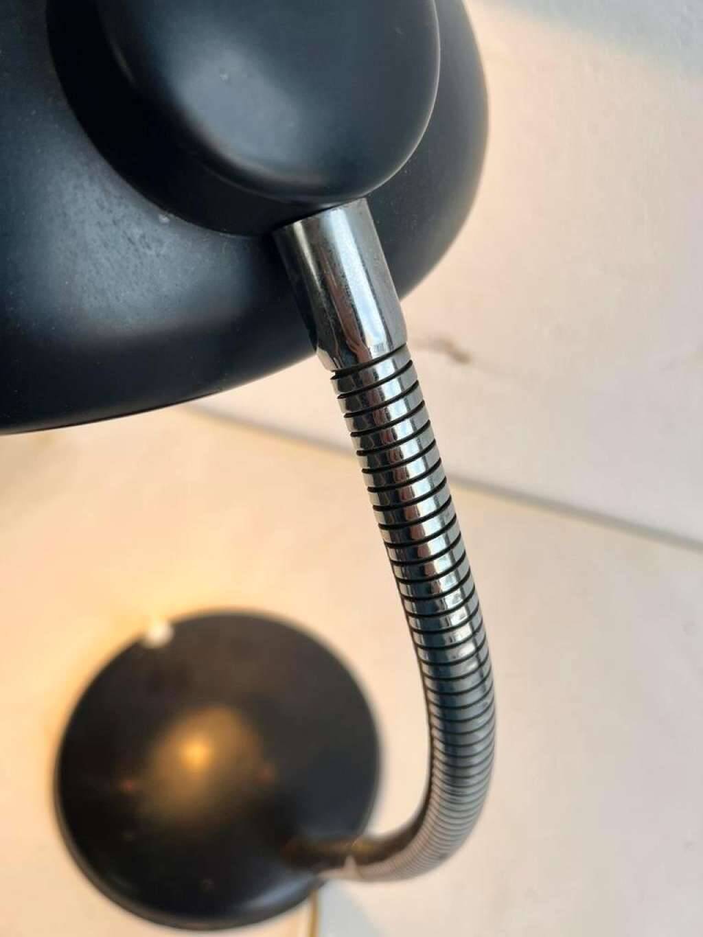 Vintage industrial table lamp in black metal and chrome