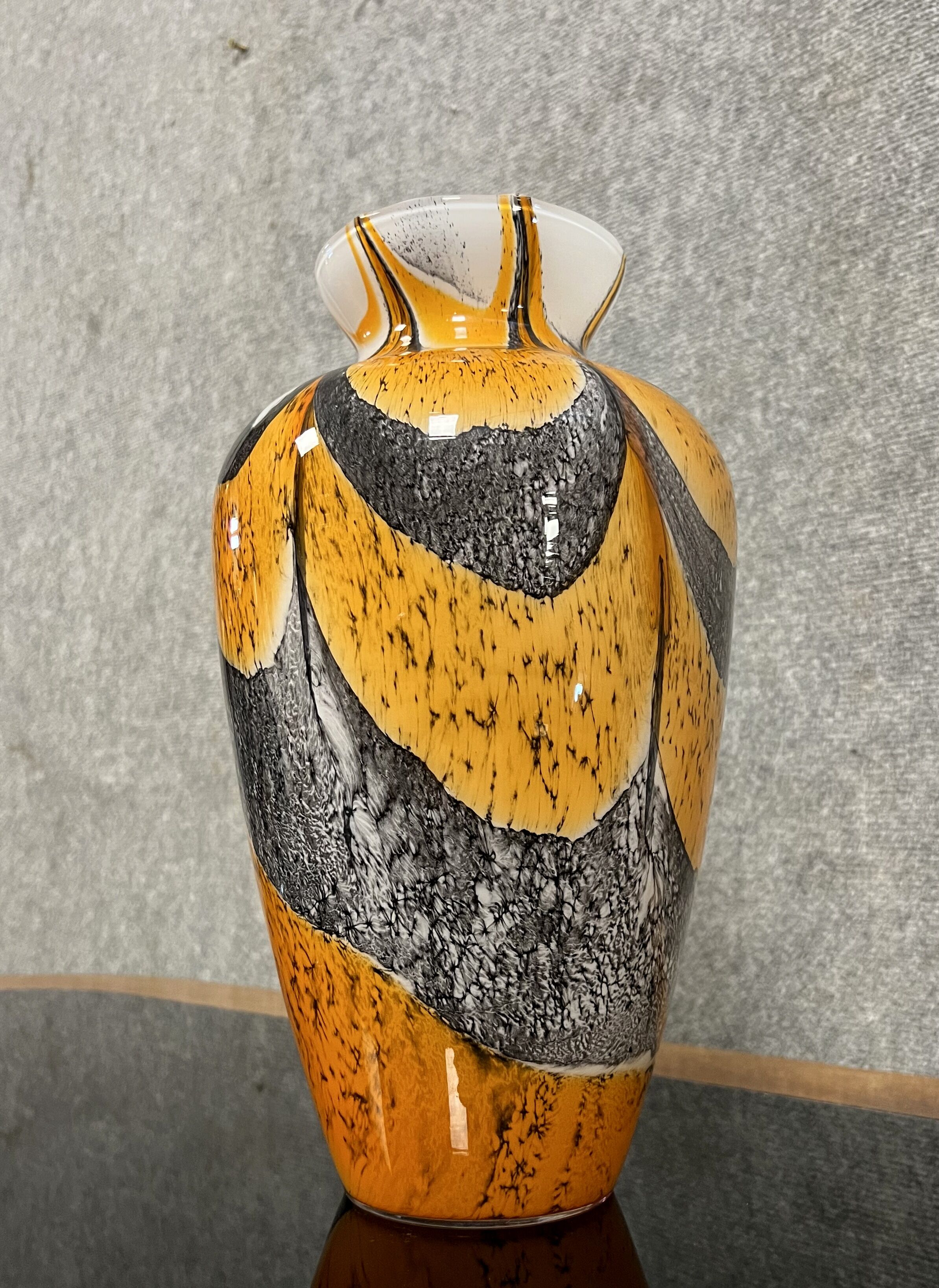 Murano: Vintage vase from the 1970s in opaline glass