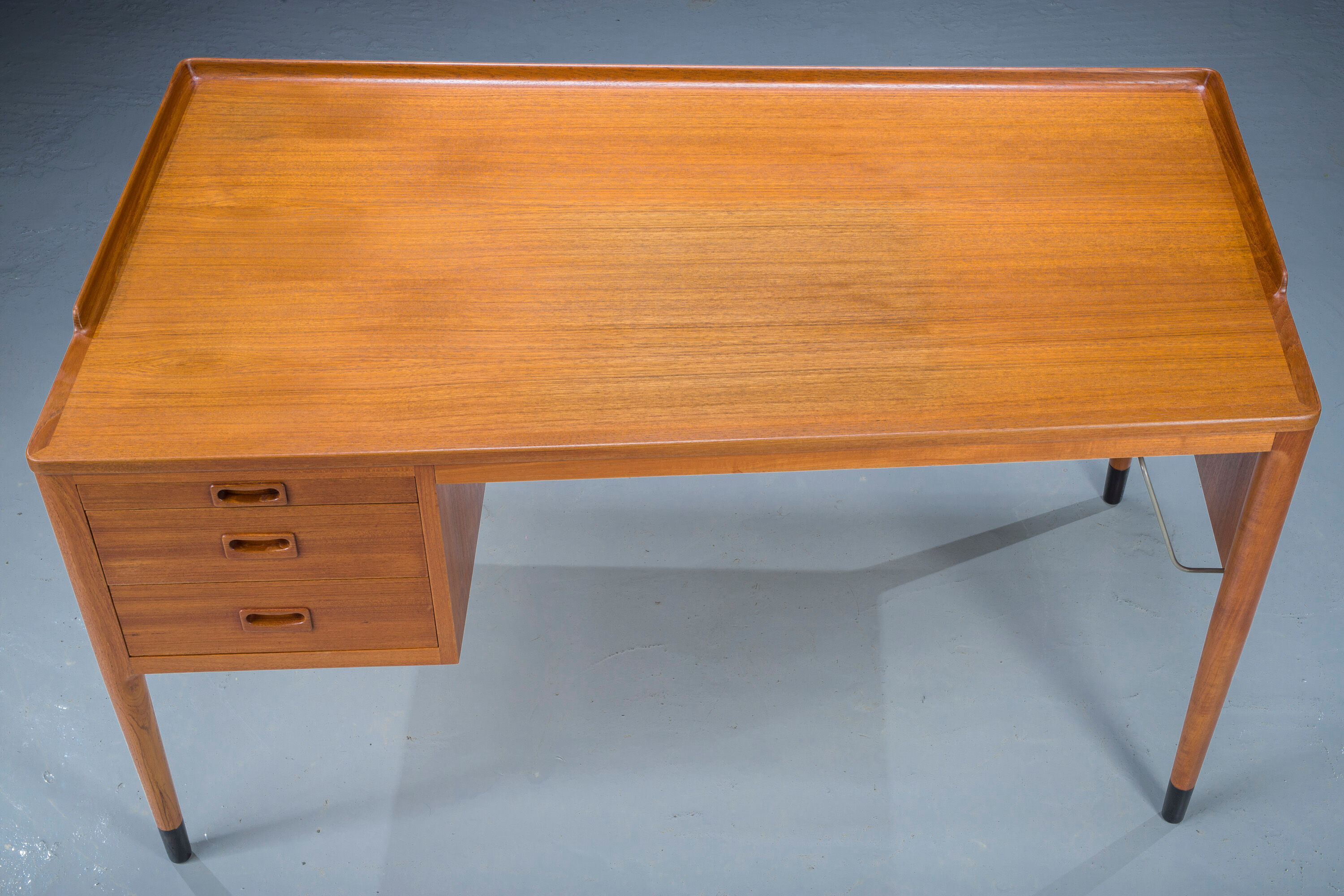 Asymmetrical Mid-Century Teak Desk with Bar, 1960s