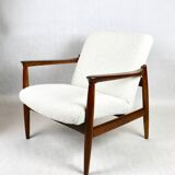GFM-64 armchair, design by Edmund Homa from the 60s, white boucle