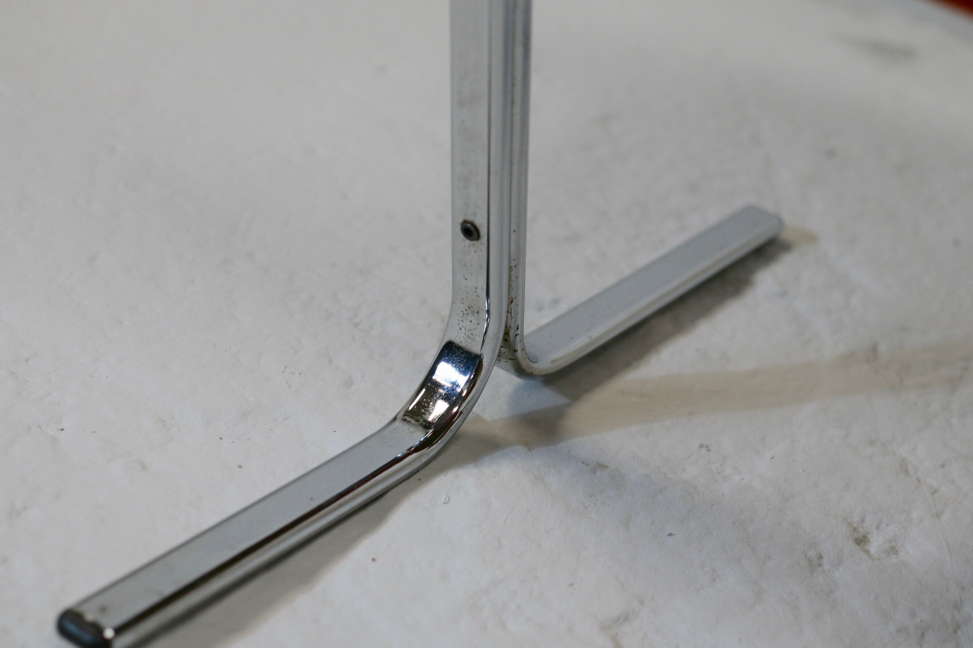 4 "space age" armchairs, chrome steel base