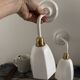 Paire d’appliques blanches en opaline