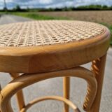 Tabouret haut de bar en bois courbé et cannage