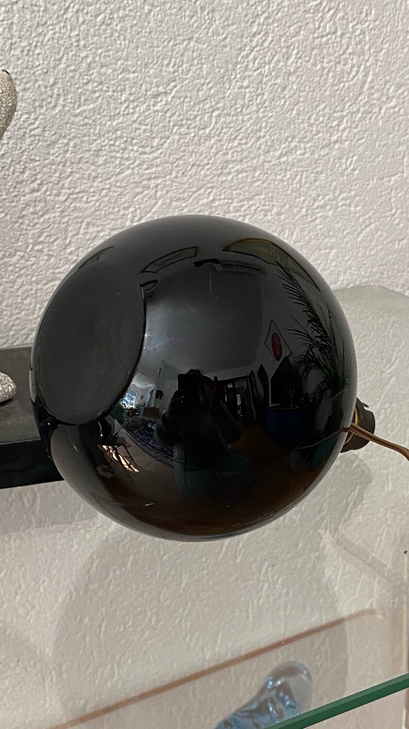 Lampe sphérique, verre opalin noir, Art Déco
