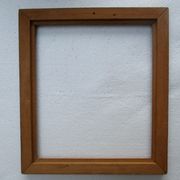 Cadre ancien bois clair, sculpté, vitré,pour sujet 204 x 234 mm